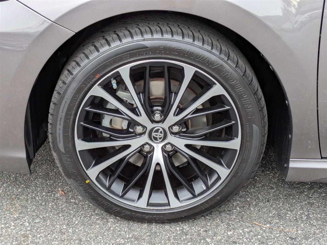 Toyota Camry SE 2021