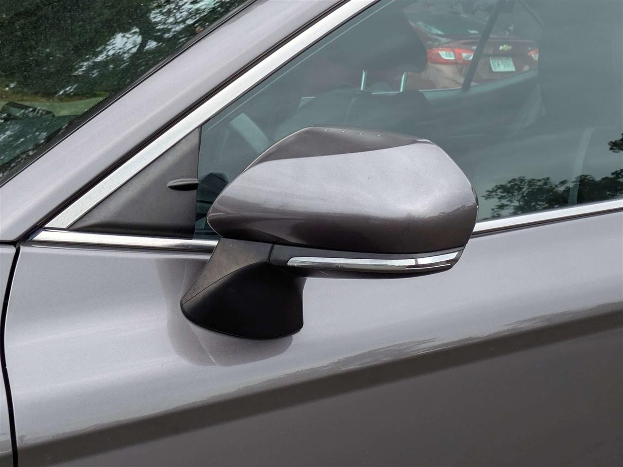 Toyota Camry SE 2021