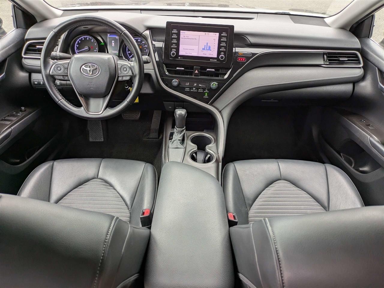 Toyota Camry SE 2021