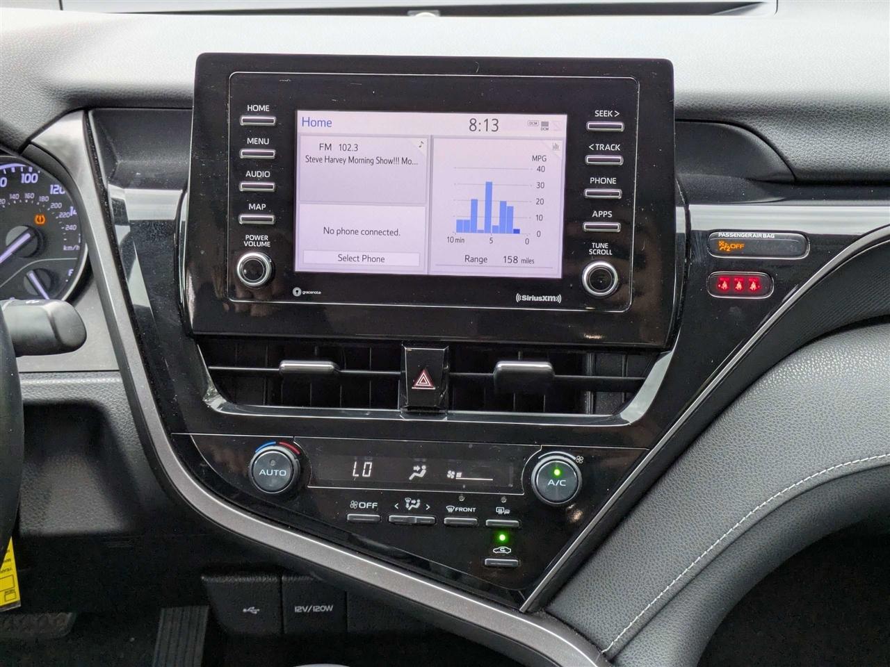 Toyota Camry SE 2021