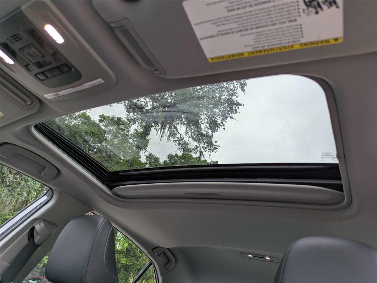 Toyota Camry SE 2021