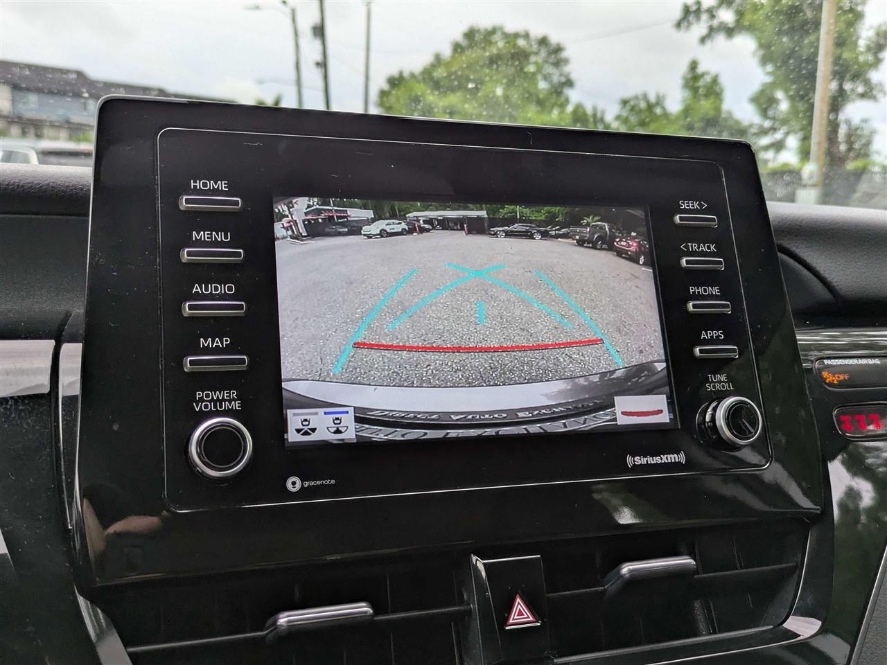 Toyota Camry SE 2021