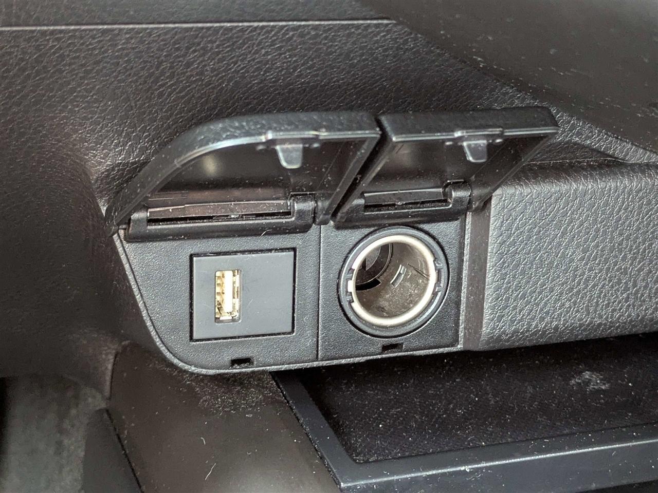 Toyota Camry SE 2021