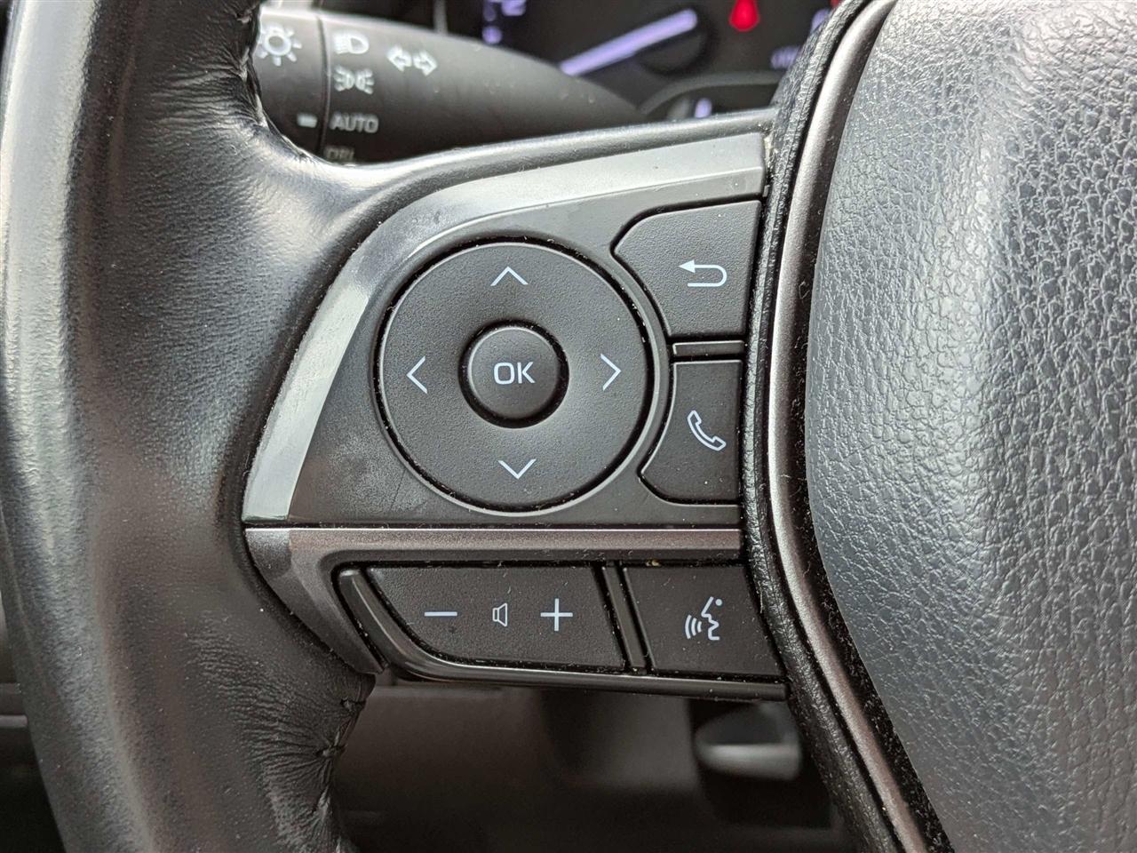 Toyota Camry SE 2021