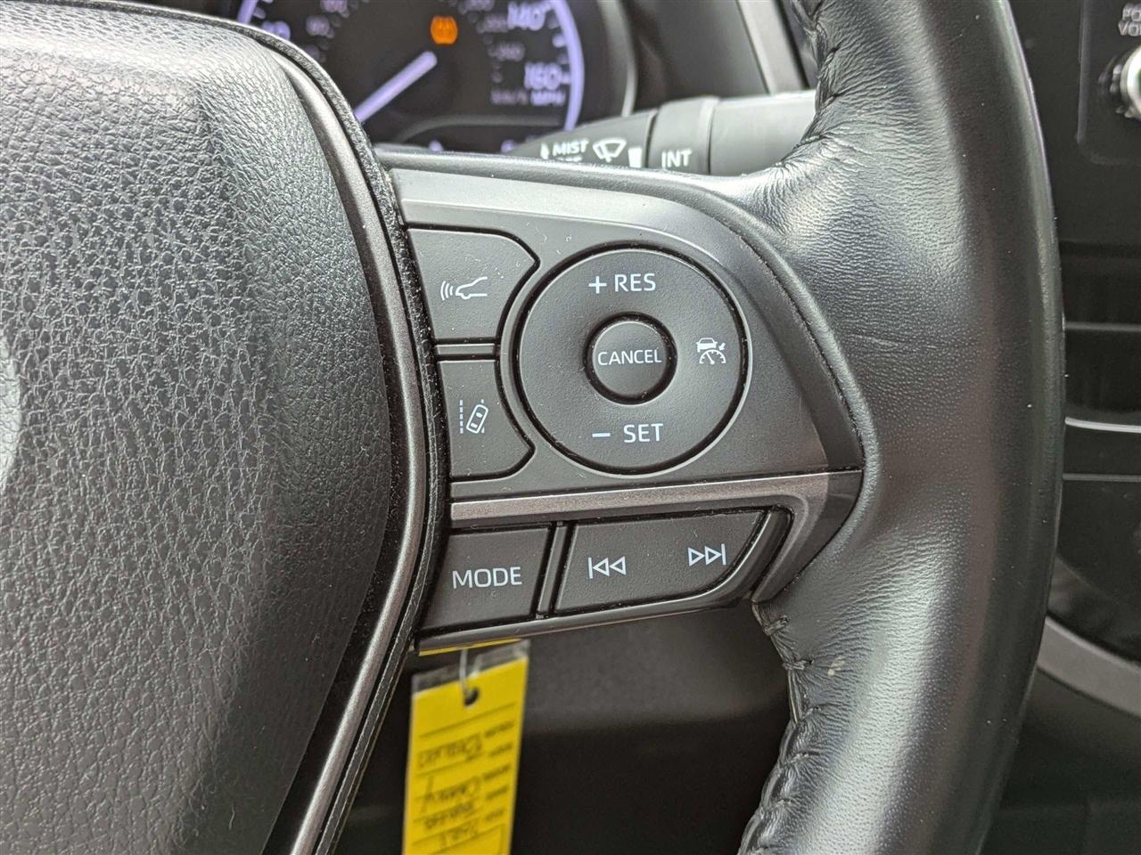 Toyota Camry SE 2021