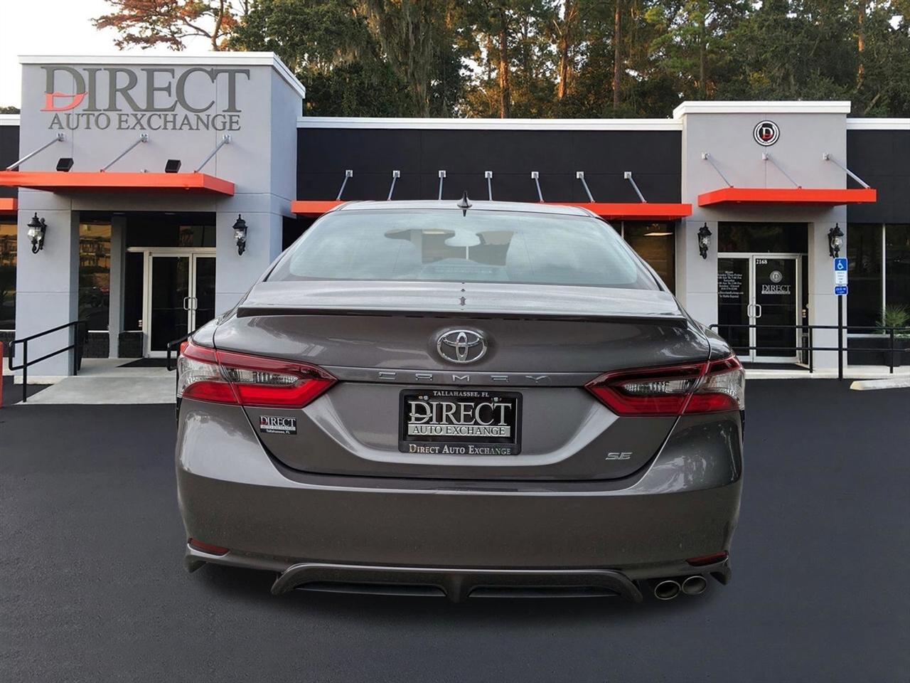 Toyota Camry SE 2021