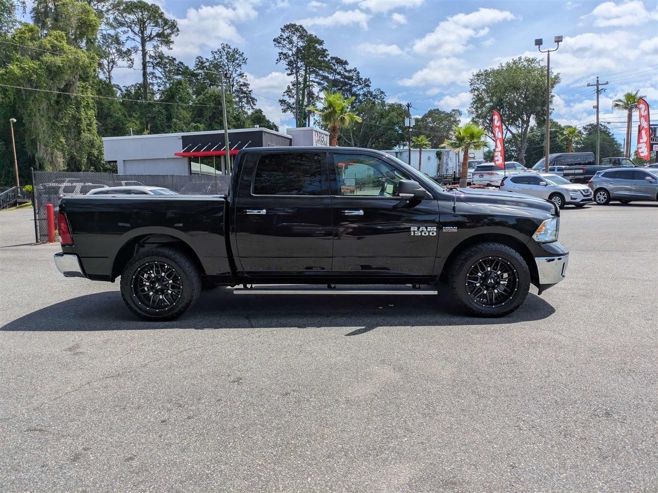 RAM 1500 SLT Crew Cab SWB 2WD 2018