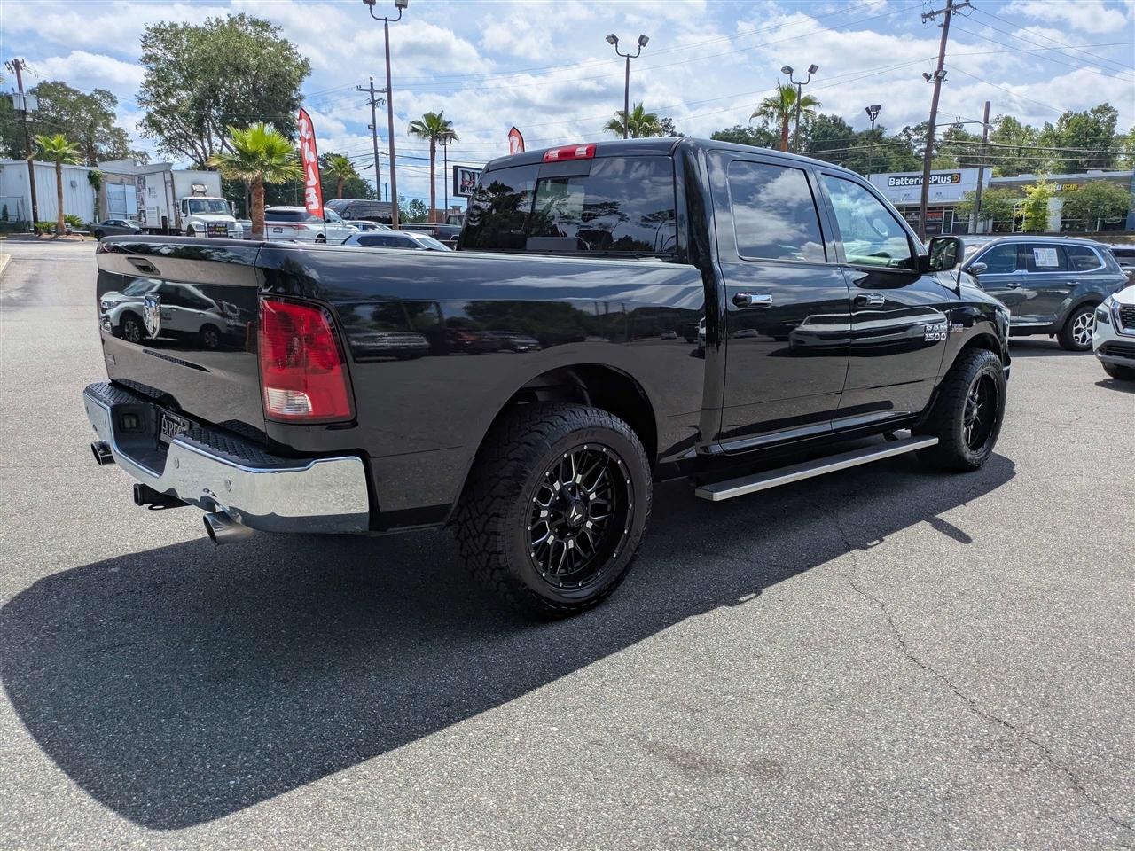 RAM 1500 SLT Crew Cab SWB 2WD 2018