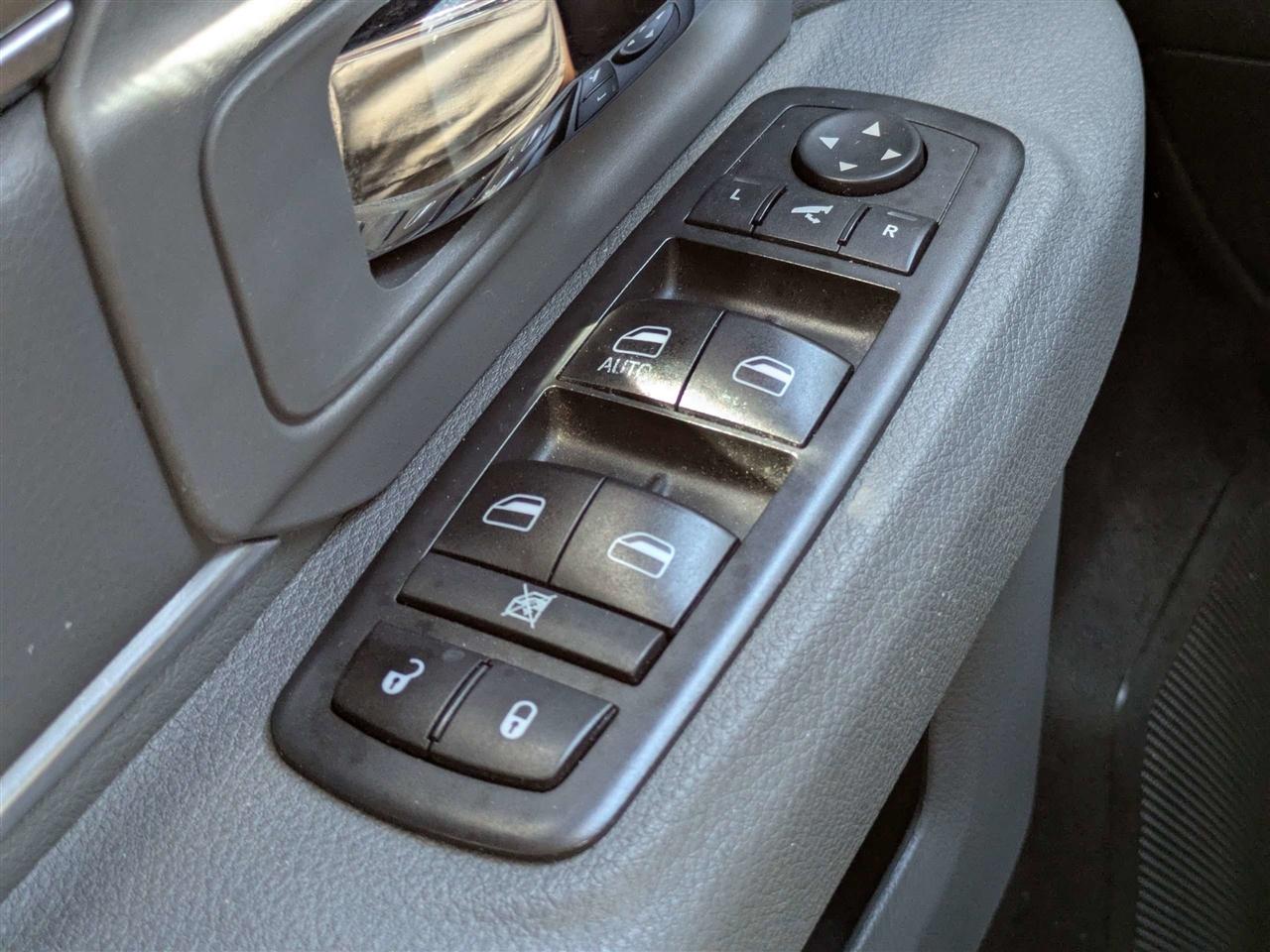 RAM 1500 SLT Crew Cab SWB 2WD 2018