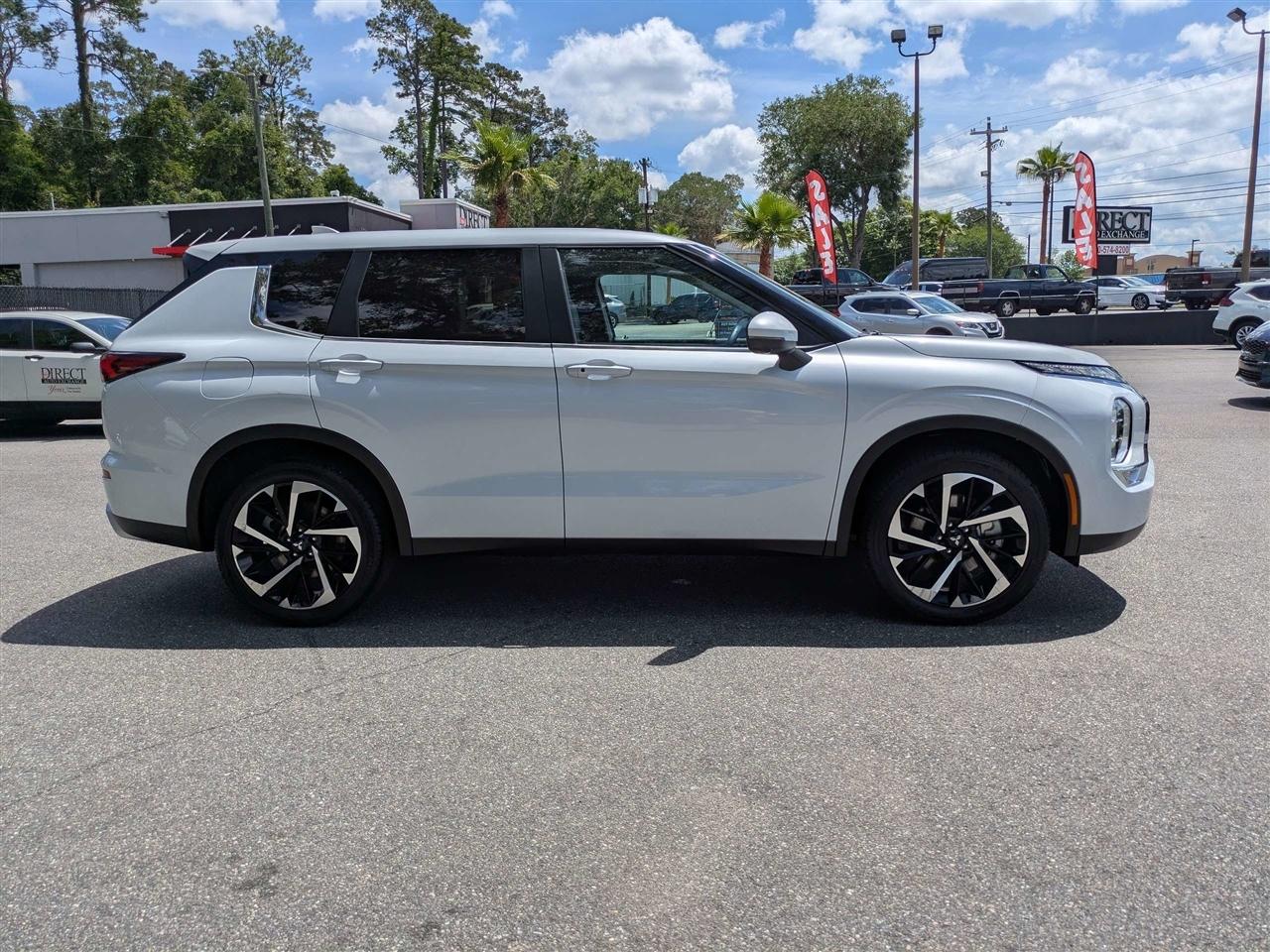 Mitsubishi Outlander SE 2WD 2024