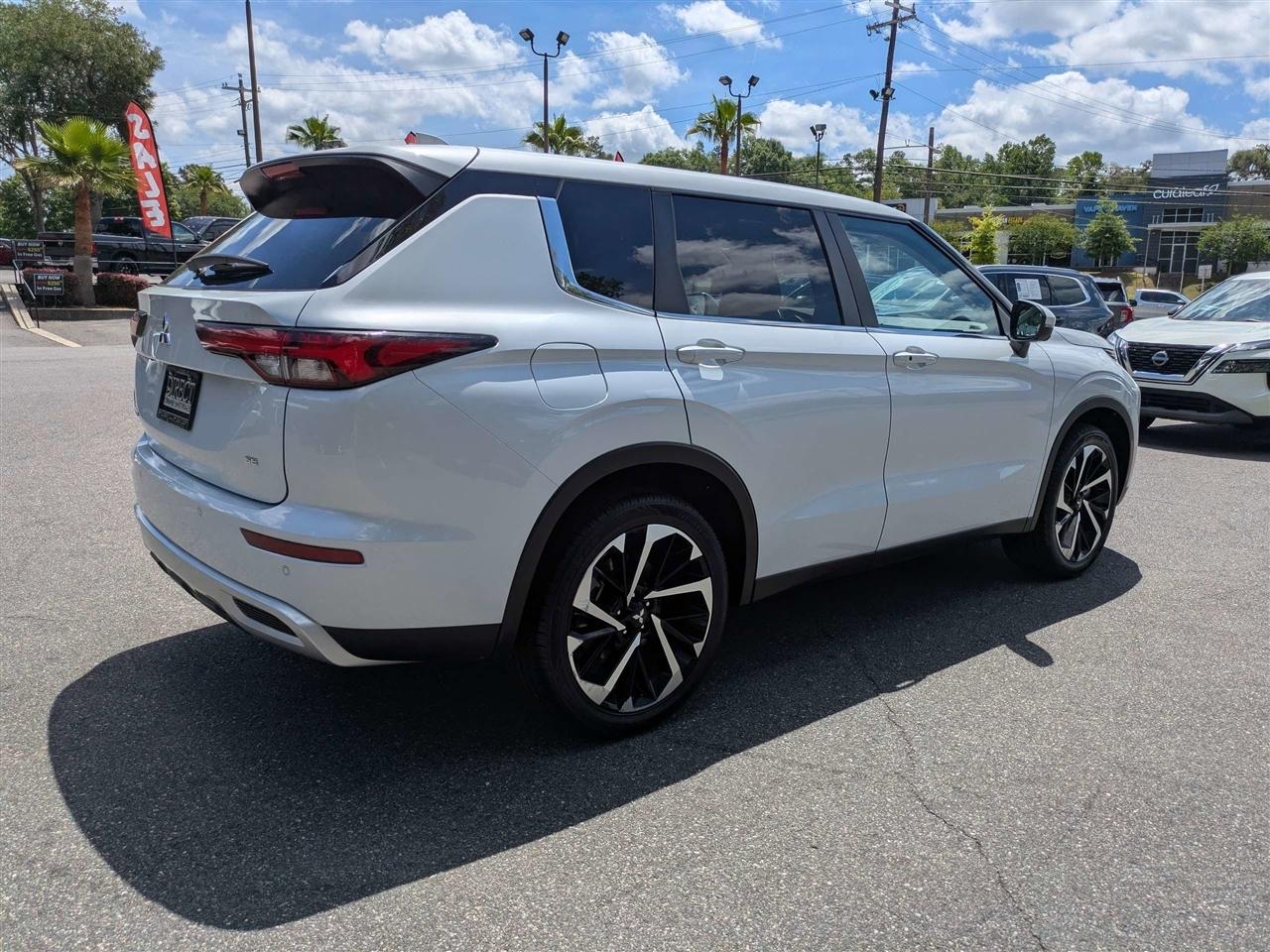 Mitsubishi Outlander SE 2WD 2024
