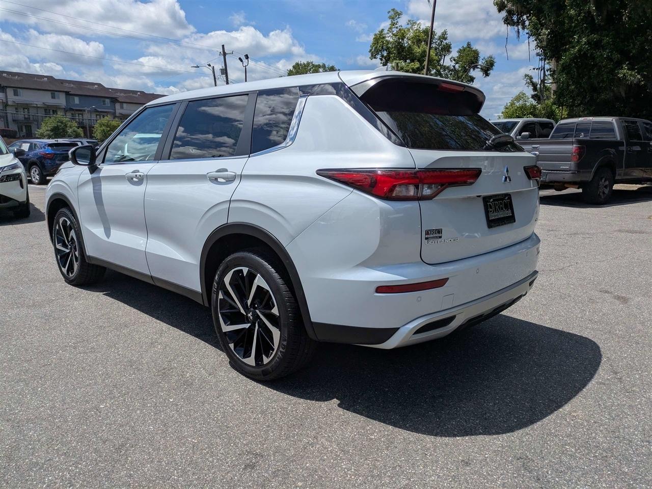 Mitsubishi Outlander SE 2WD 2024