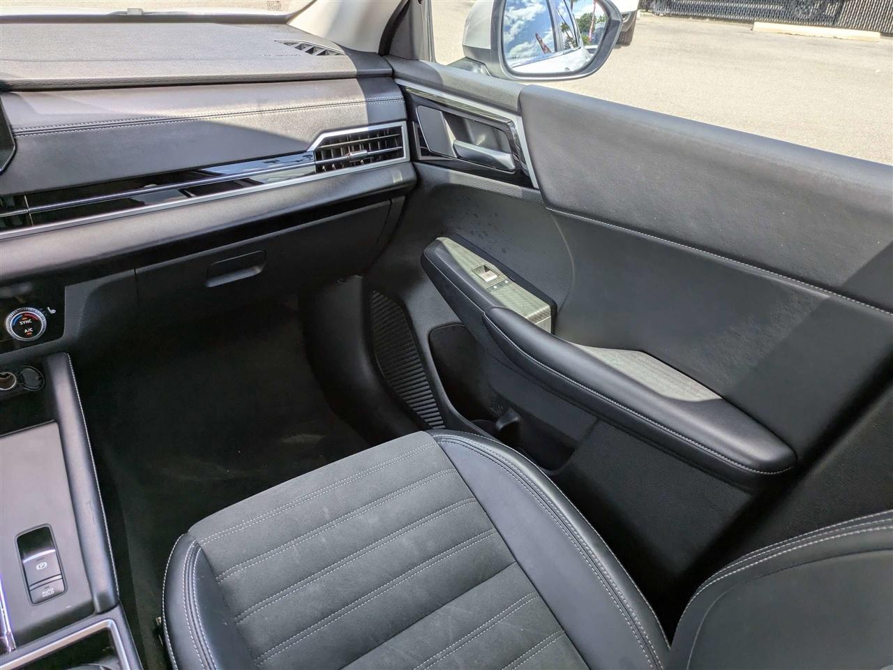 Mitsubishi Outlander SE 2WD 2024
