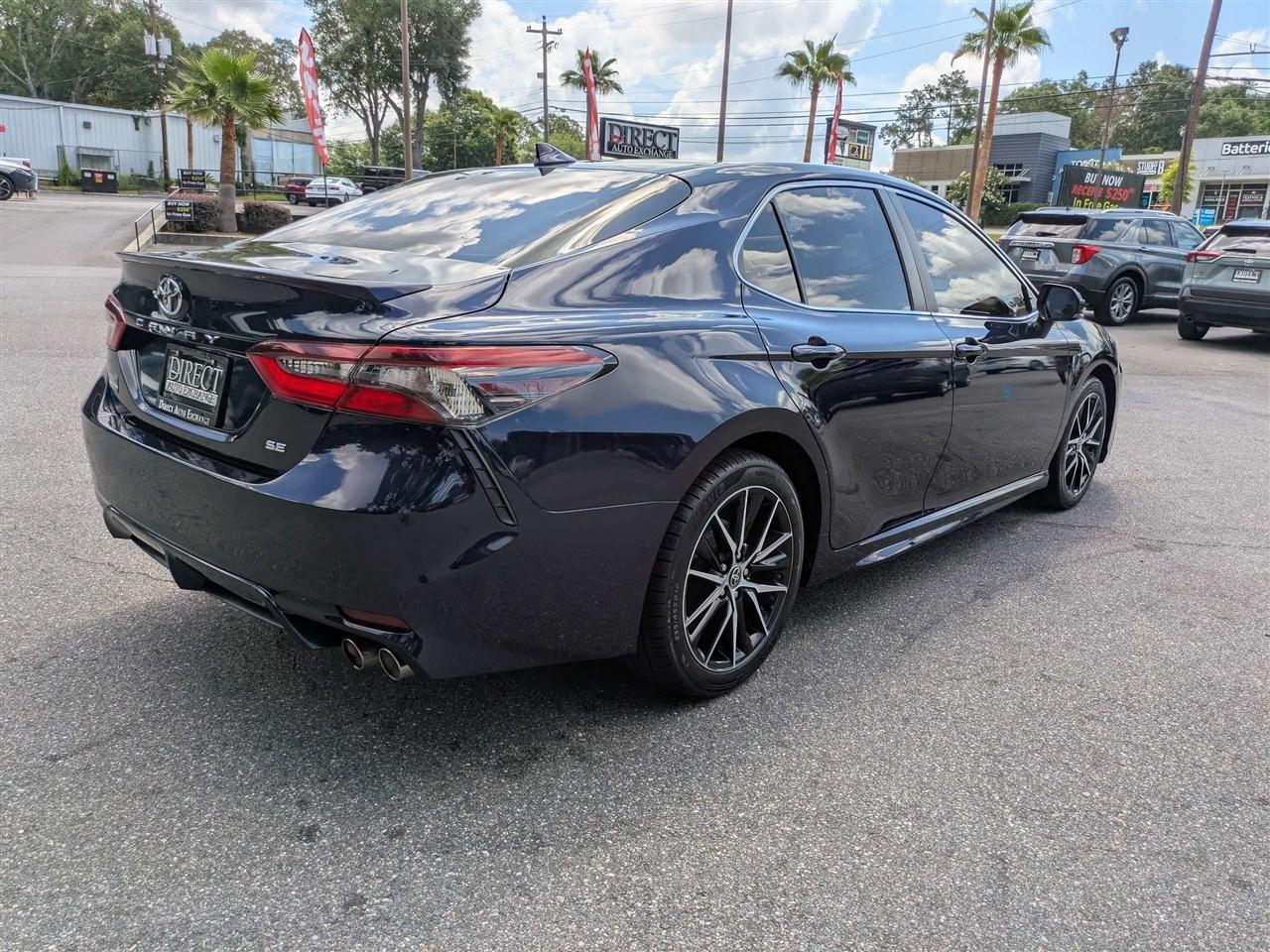 Toyota Camry SE 2022