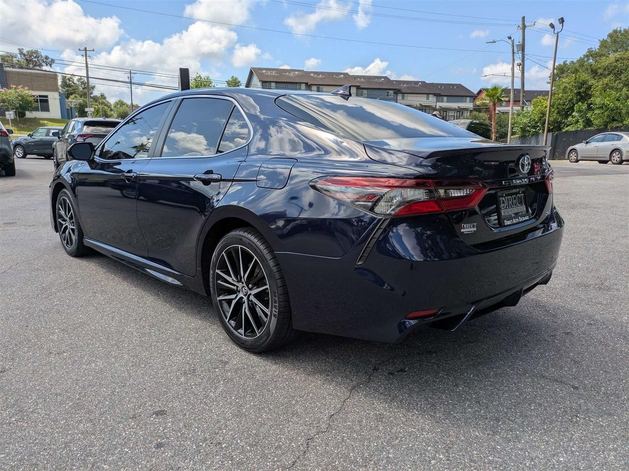 Toyota Camry SE 2022