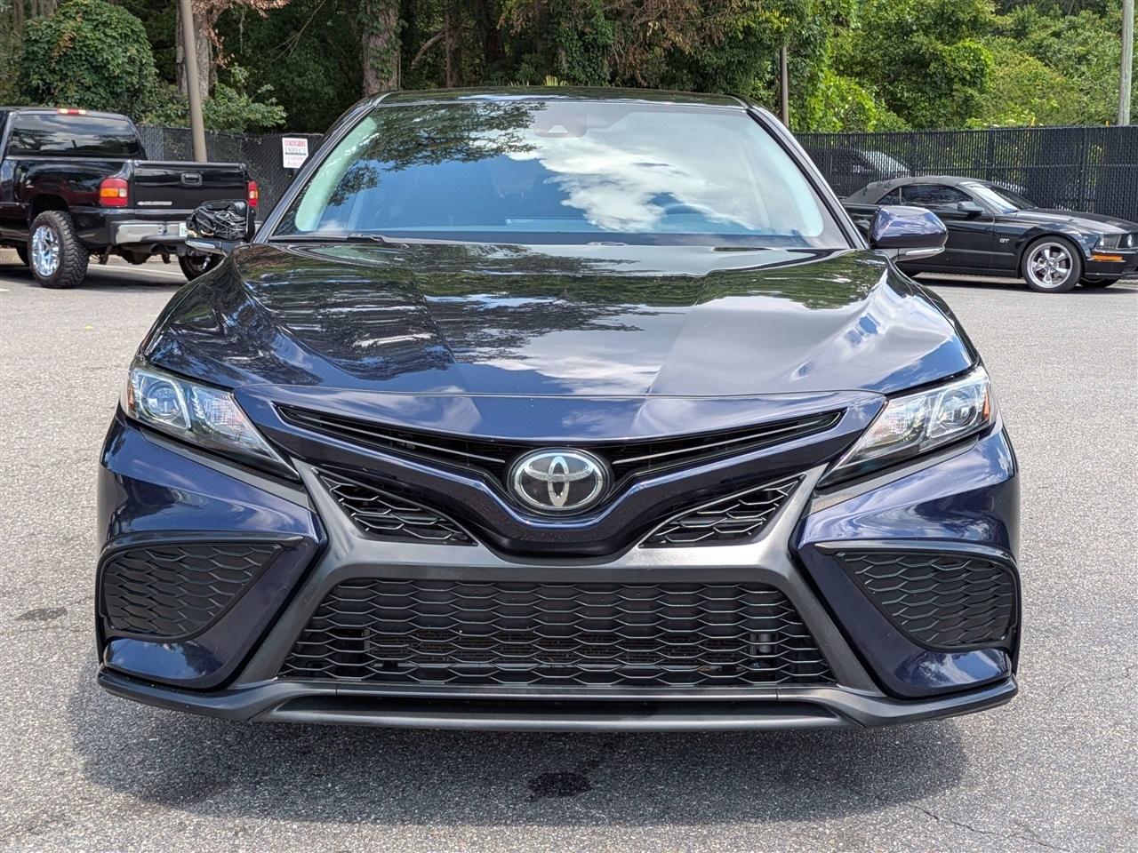 Toyota Camry SE 2022