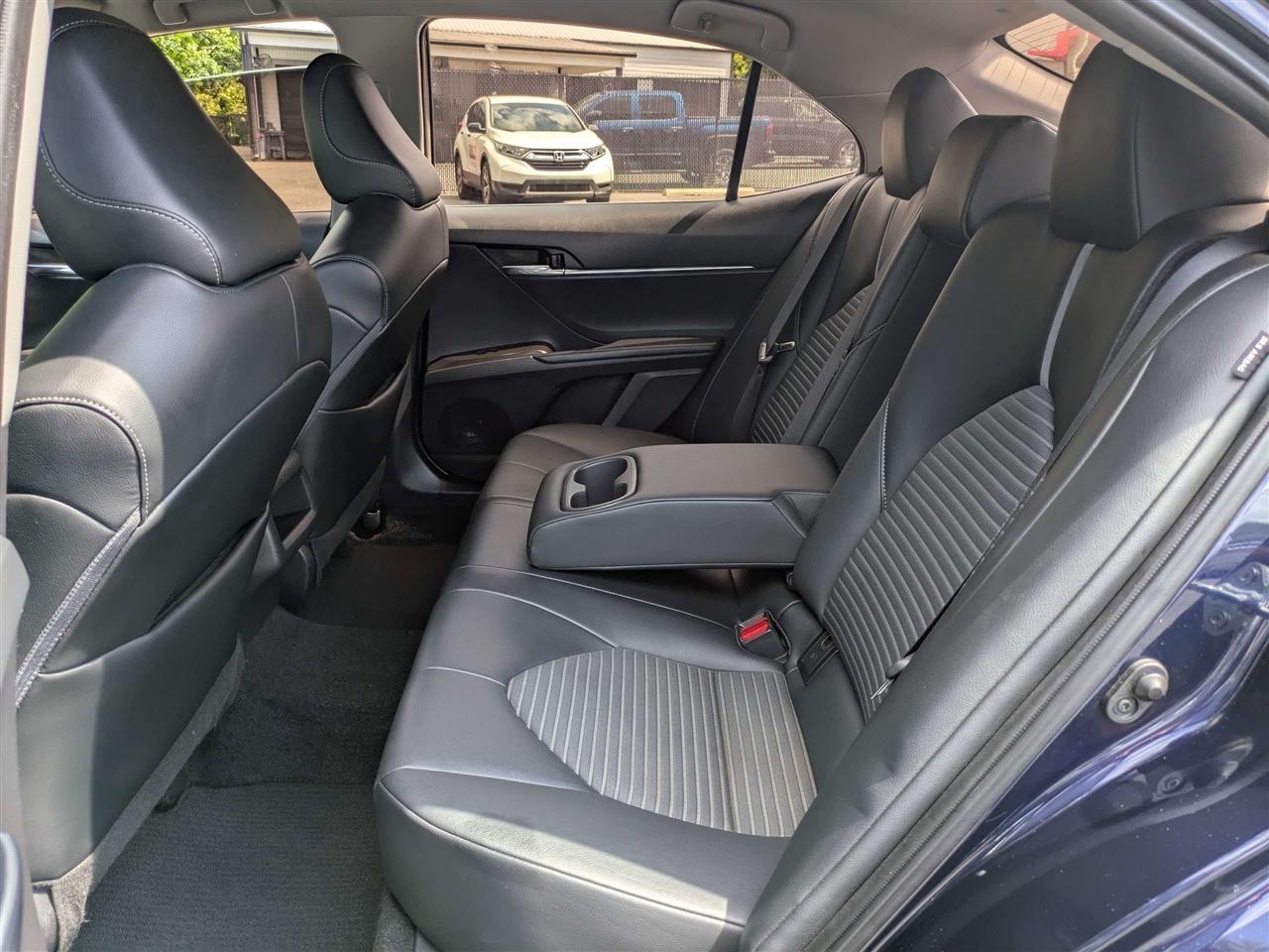 Toyota Camry SE 2022
