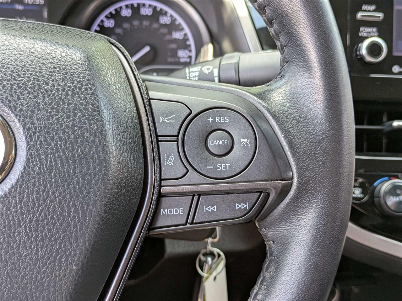 Toyota Camry SE 2022