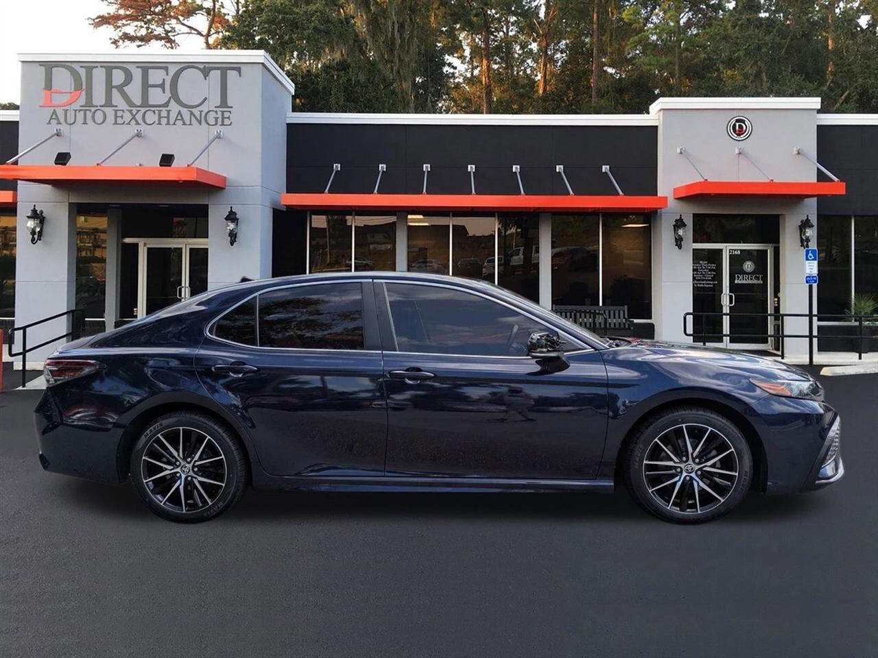 Toyota Camry SE 2022