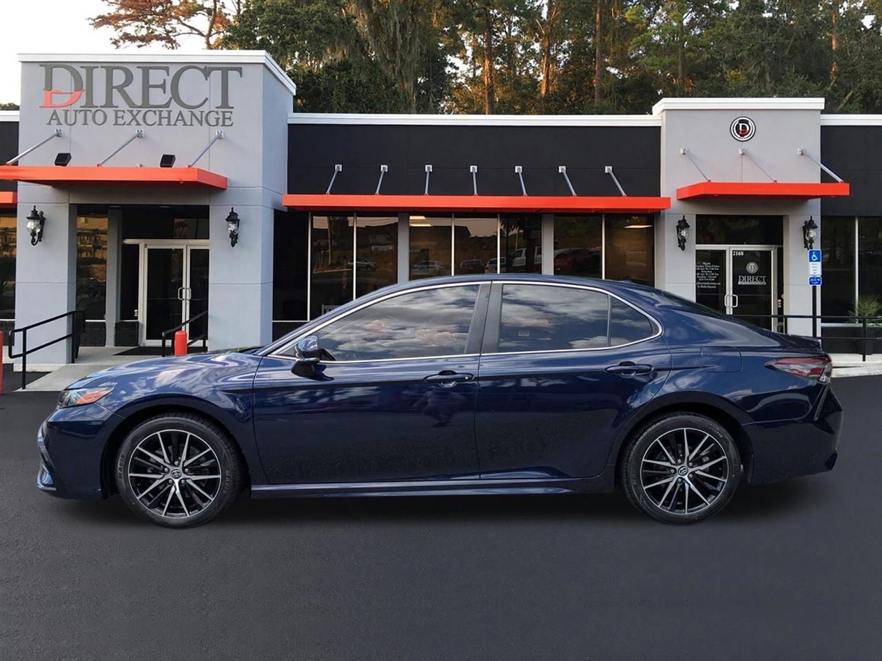 Toyota Camry SE 2022