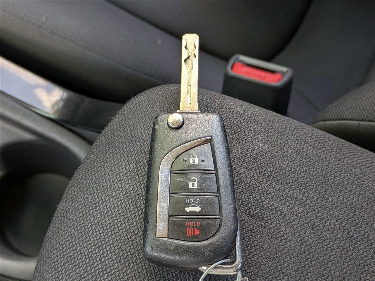 Toyota Corolla LE 2021