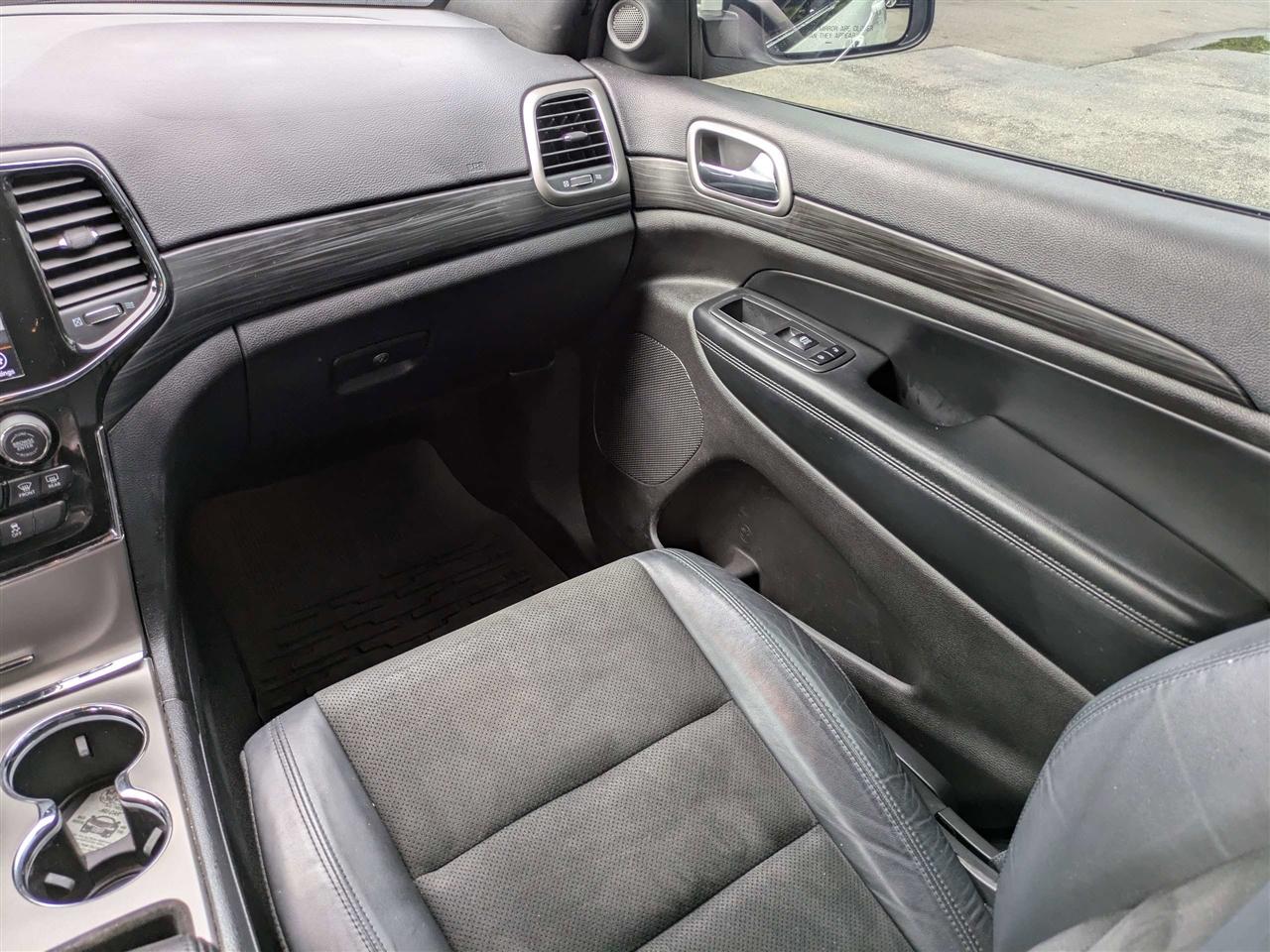 Jeep Grand Cherokee Laredo 2WD 2019