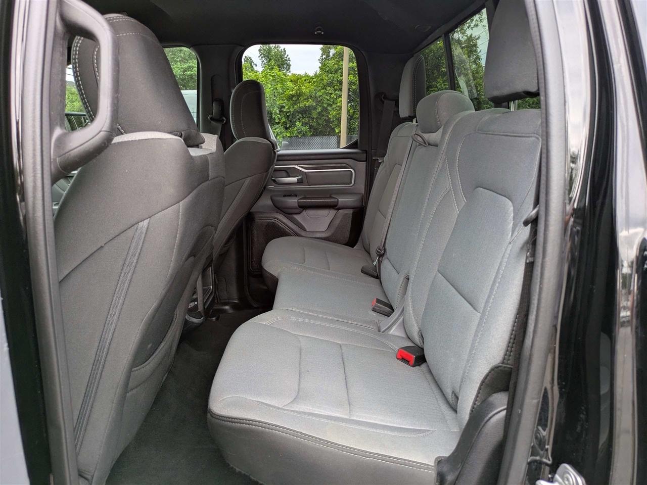 RAM 1500 Big Horn Quad Cab 2WD 2021