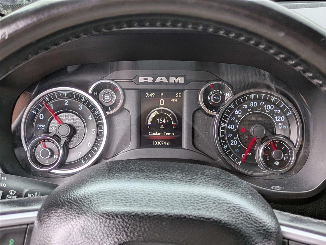 RAM 1500 Big Horn Quad Cab 2WD 2021