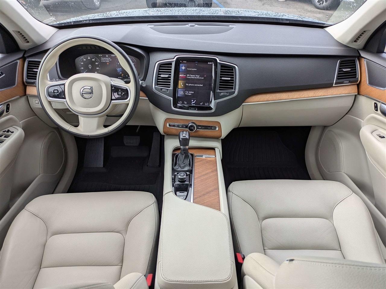 Volvo XC90 T6 Momentum AWD 2022
