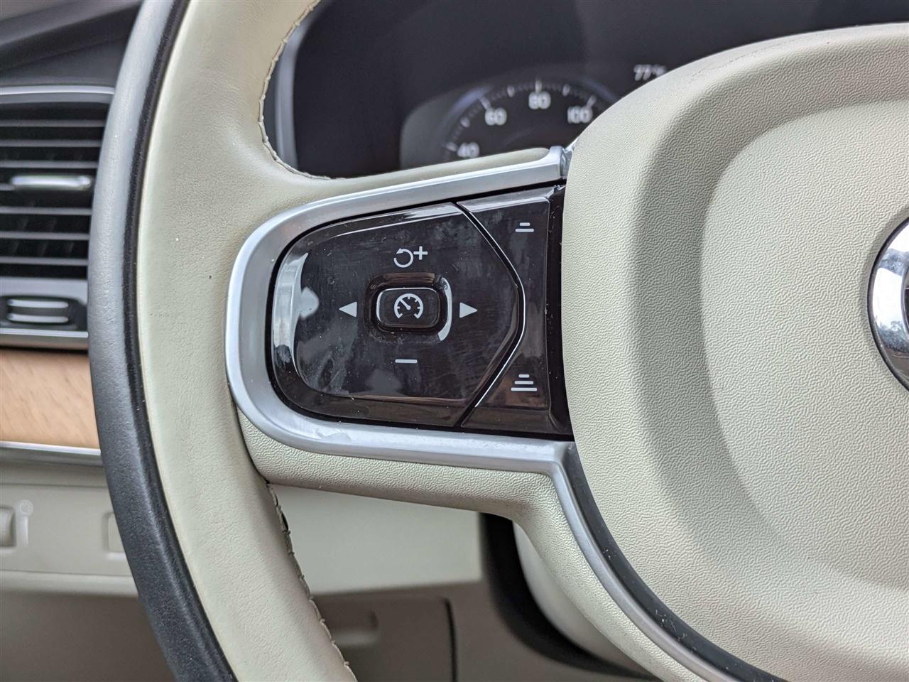 Volvo XC90 T6 Momentum AWD 2022