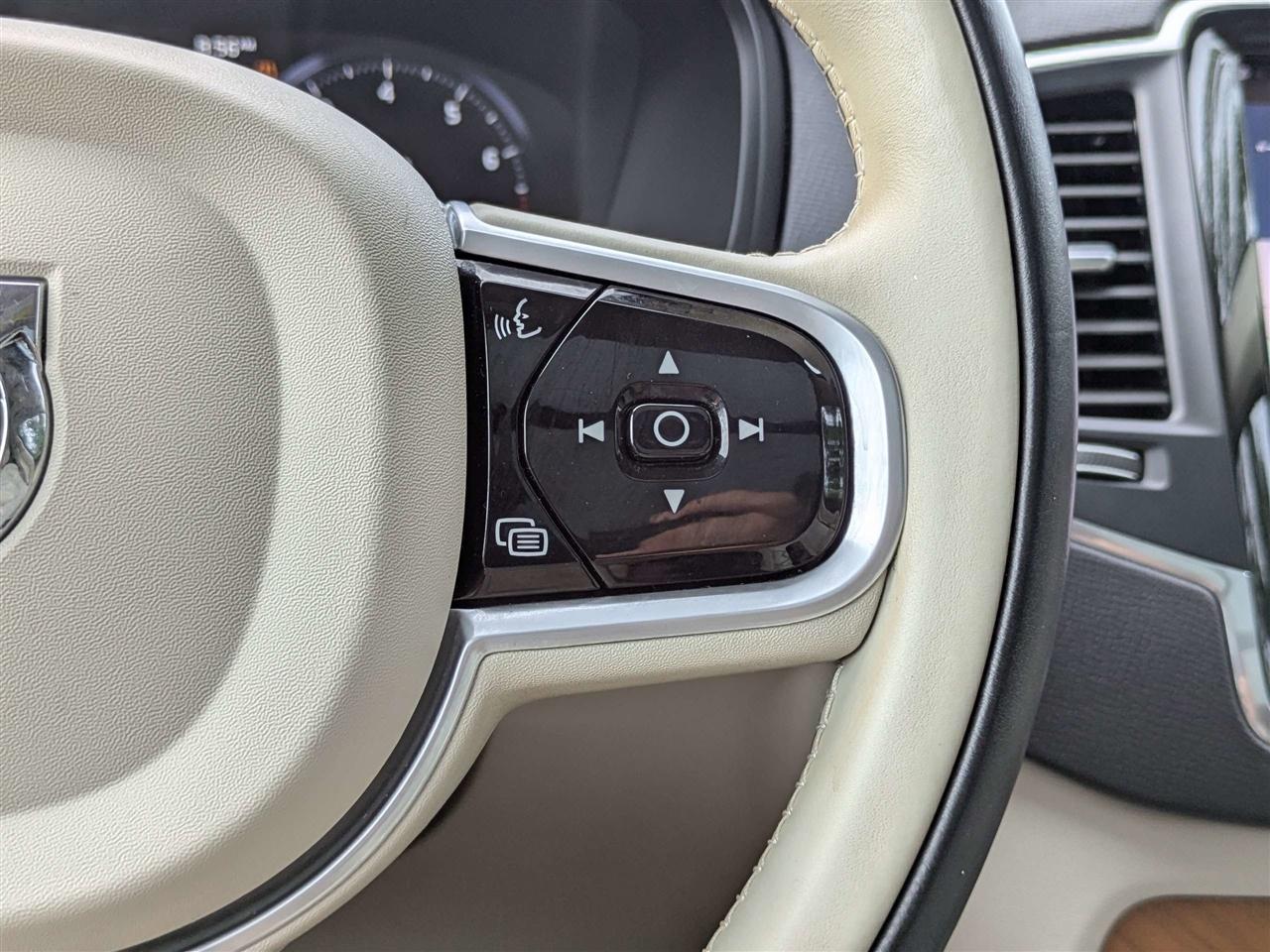 Volvo XC90 T6 Momentum AWD 2022