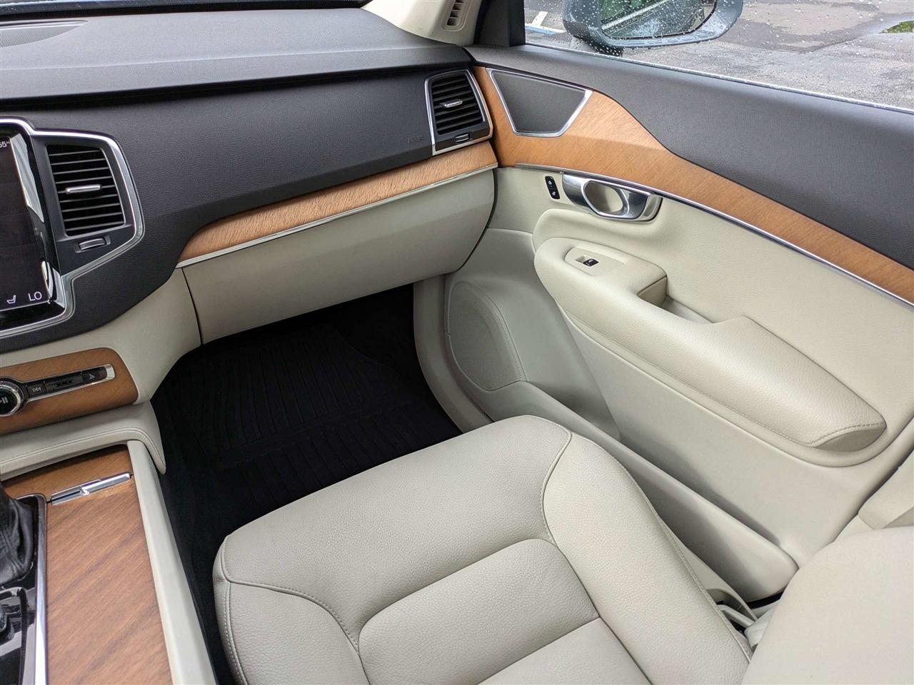 Volvo XC90 T6 Momentum AWD 2022
