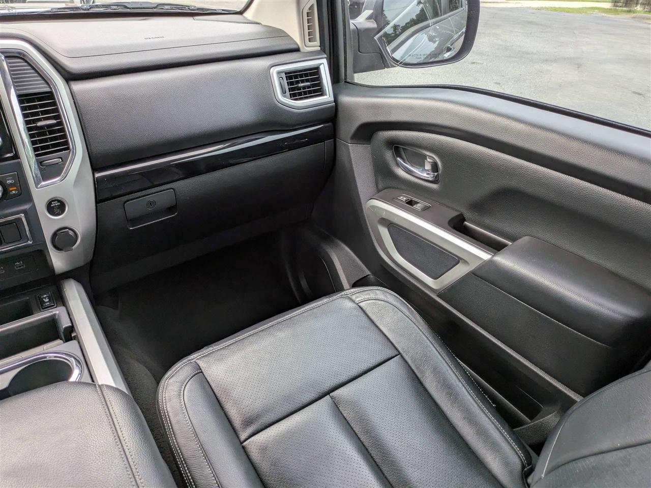 Nissan Titan SV Crew Cab 2WD 2021