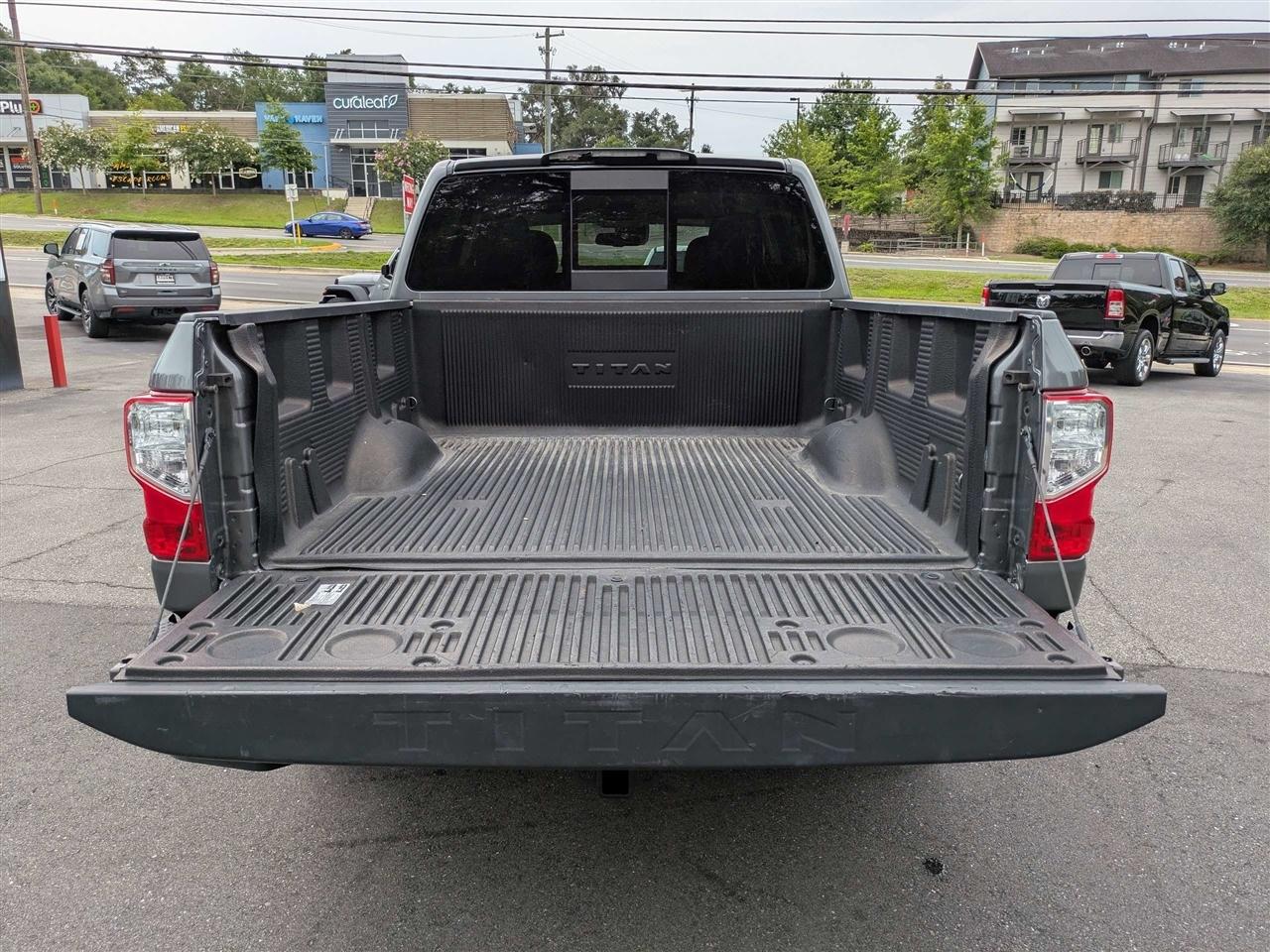 Nissan Titan SV Crew Cab 2WD 2021