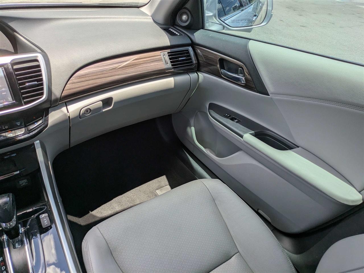 Honda Accord EX-L Sedan V6 6-Spd AT 2017