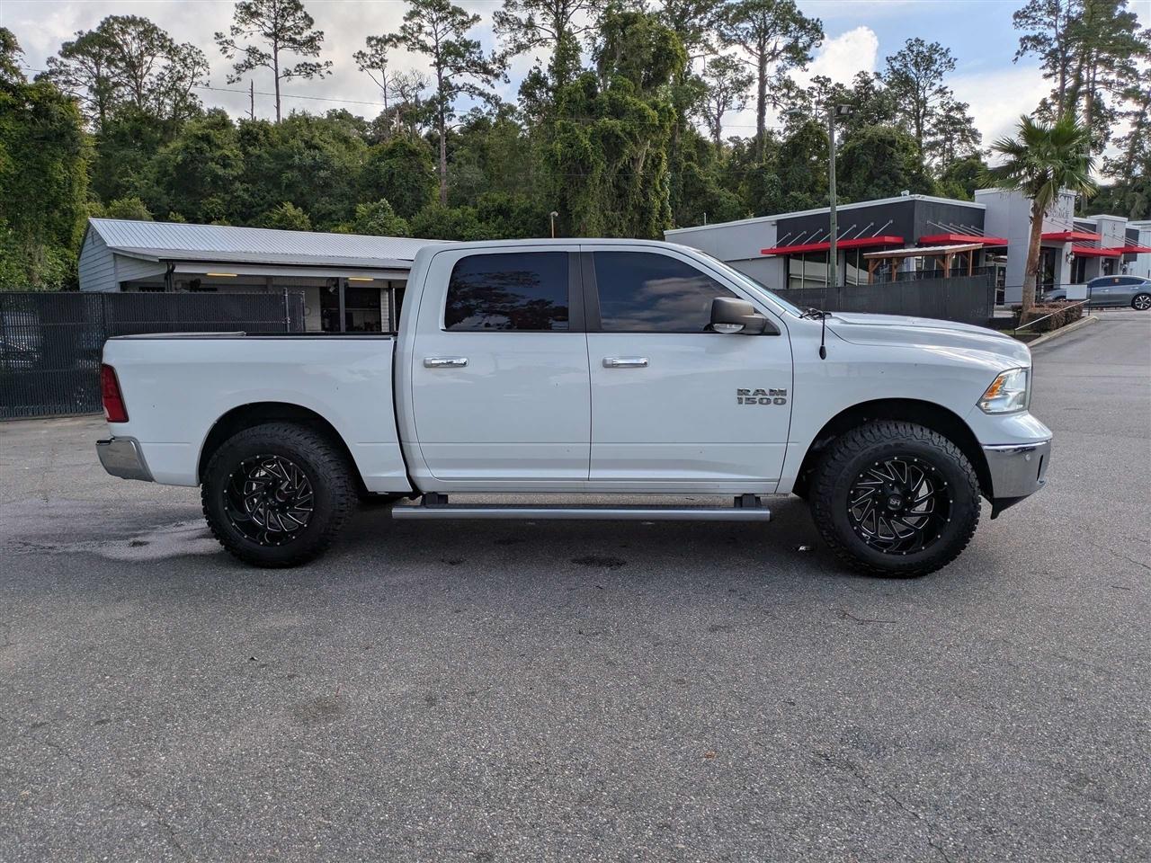 RAM 1500 SLT Crew Cab SWB 2WD 2017