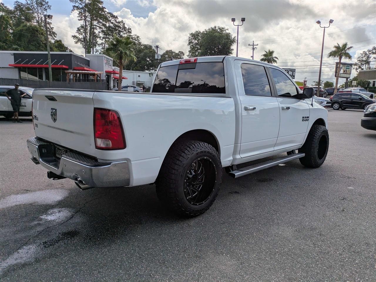 RAM 1500 SLT Crew Cab SWB 2WD 2017