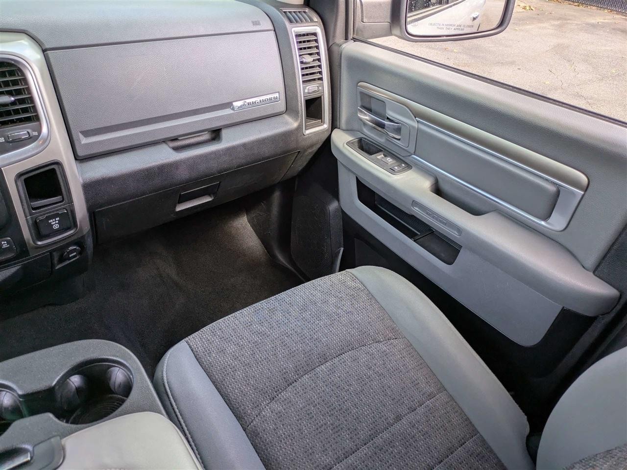 RAM 1500 SLT Crew Cab SWB 2WD 2017