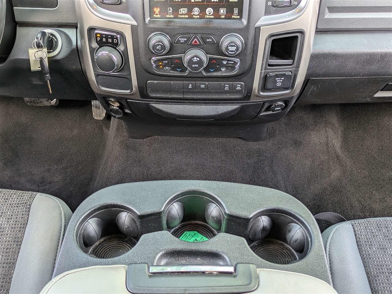 RAM 1500 SLT Crew Cab SWB 2WD 2017