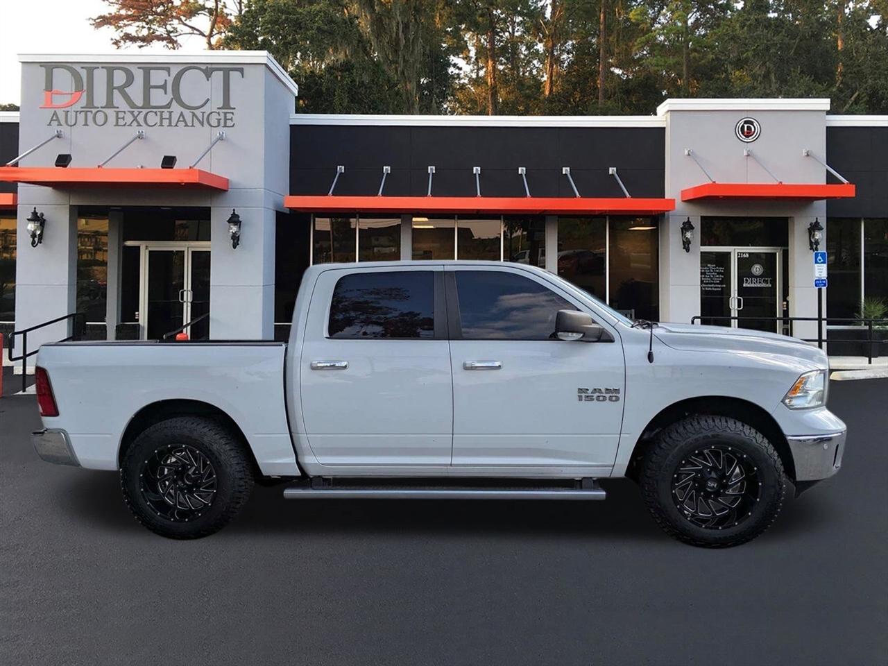 RAM 1500 SLT Crew Cab SWB 2WD 2017