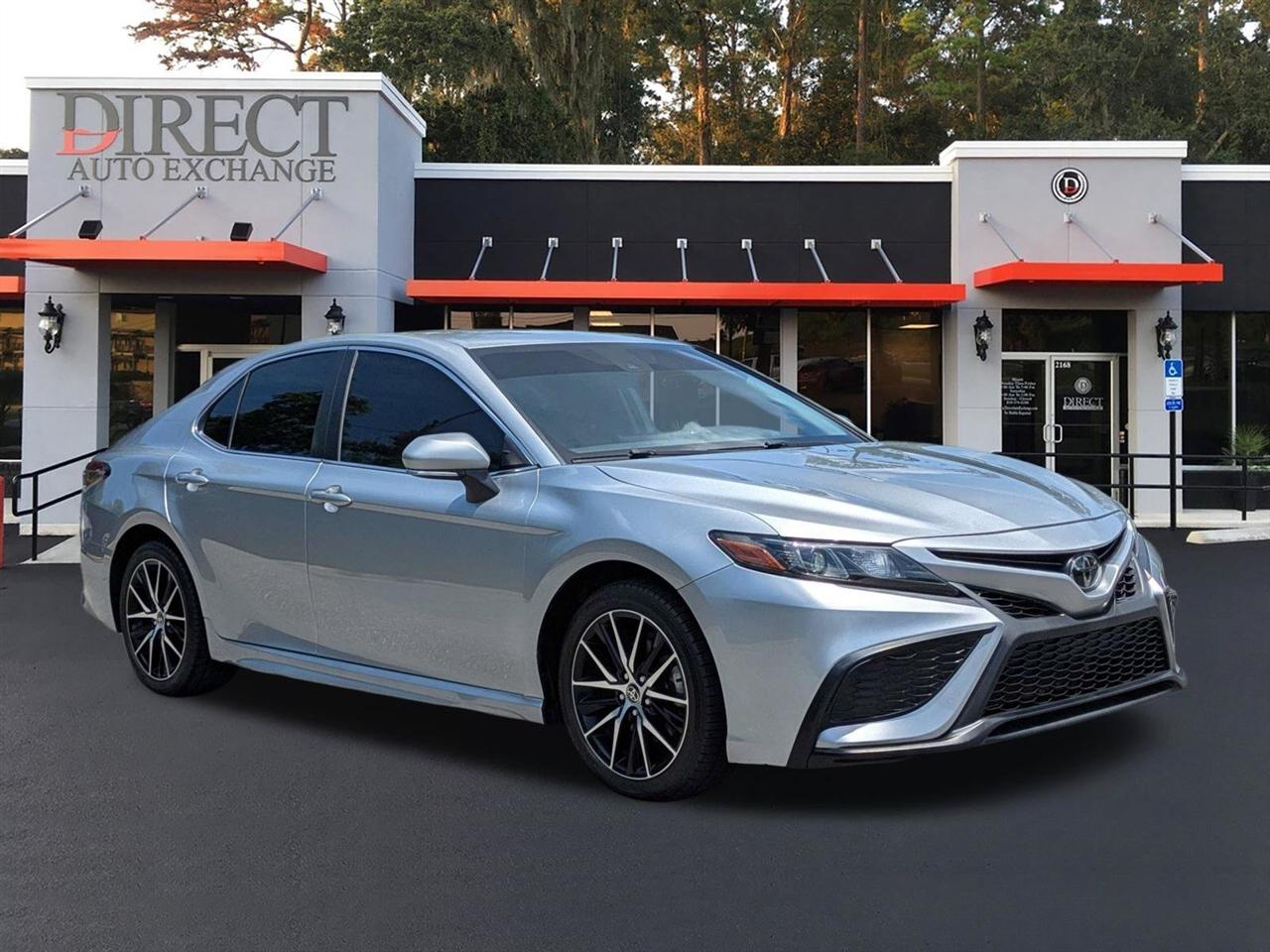 Toyota Camry SE 2022