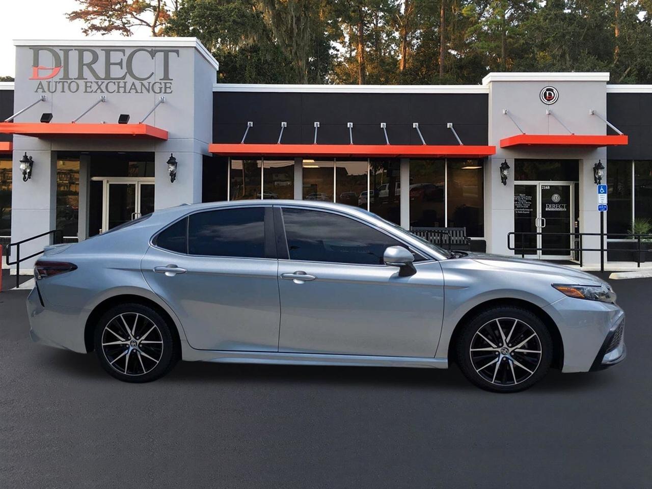 Toyota Camry SE 2022