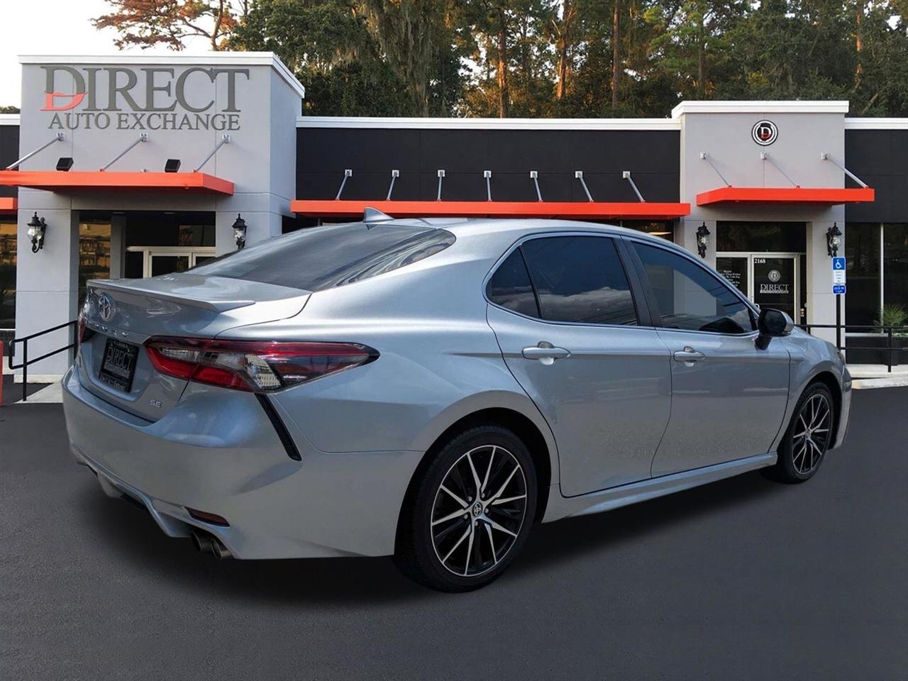 Toyota Camry SE 2022