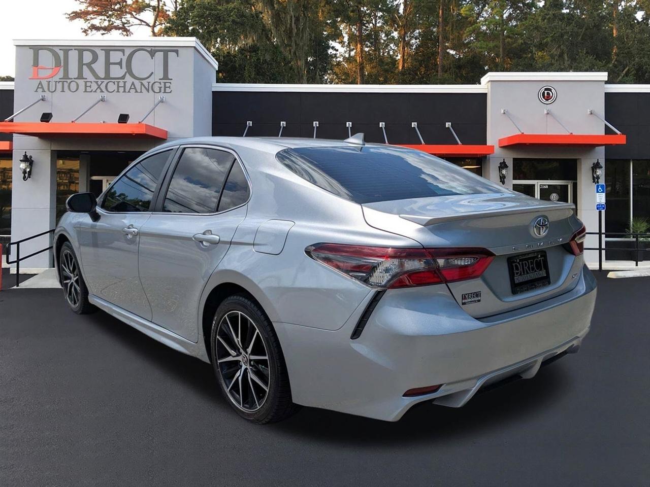 Toyota Camry SE 2022