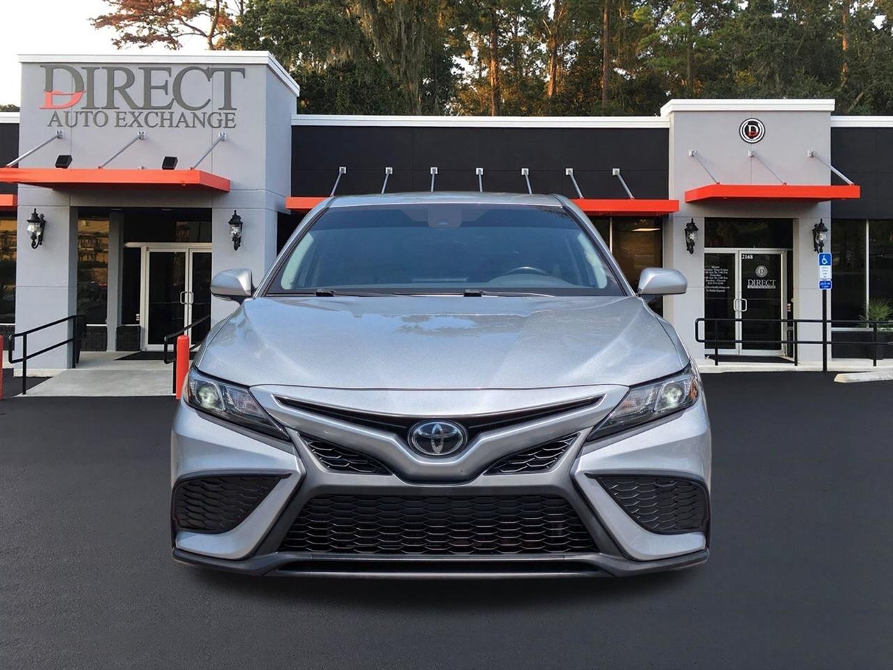 Toyota Camry SE 2022