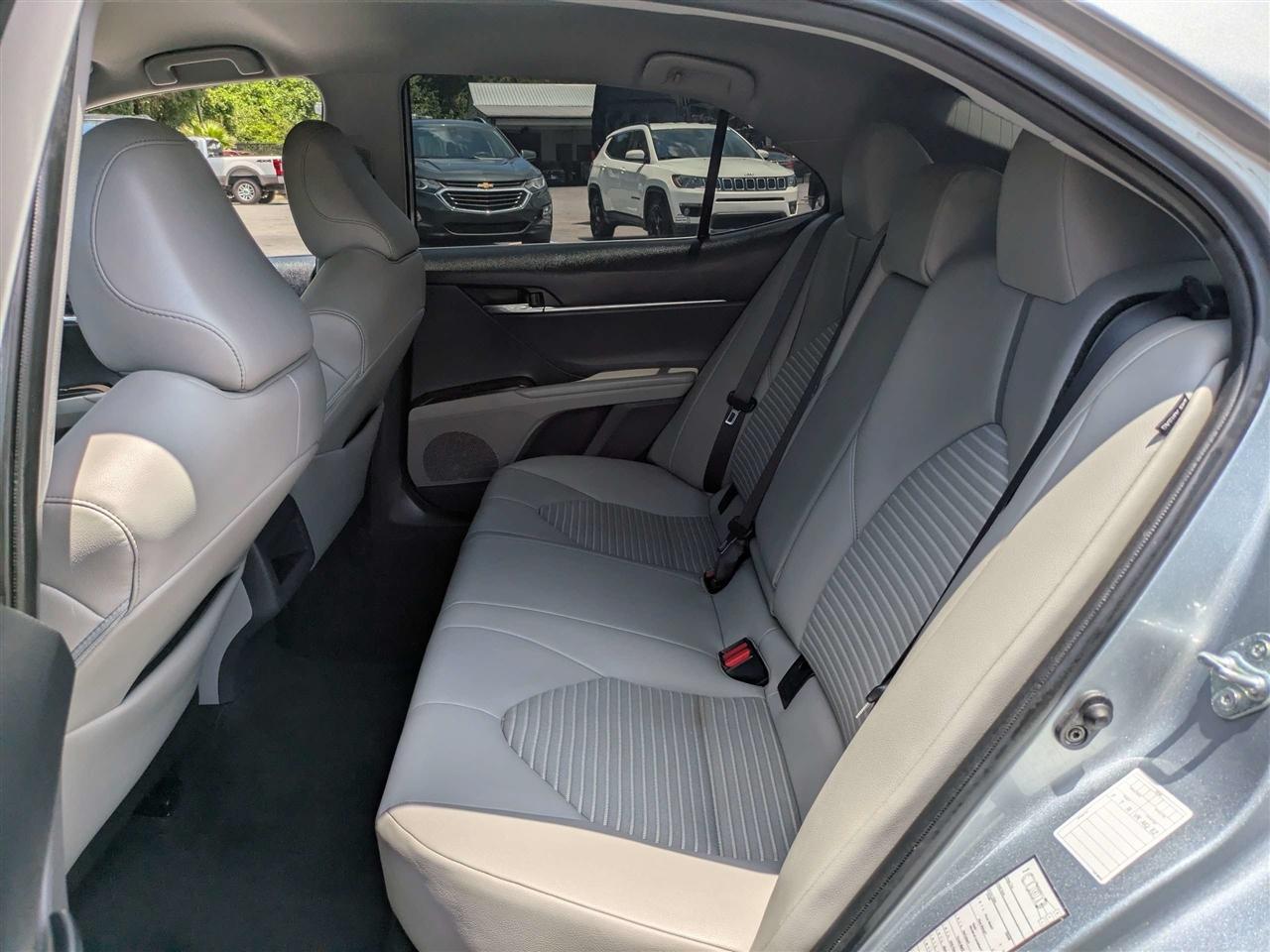 Toyota Camry SE 2022