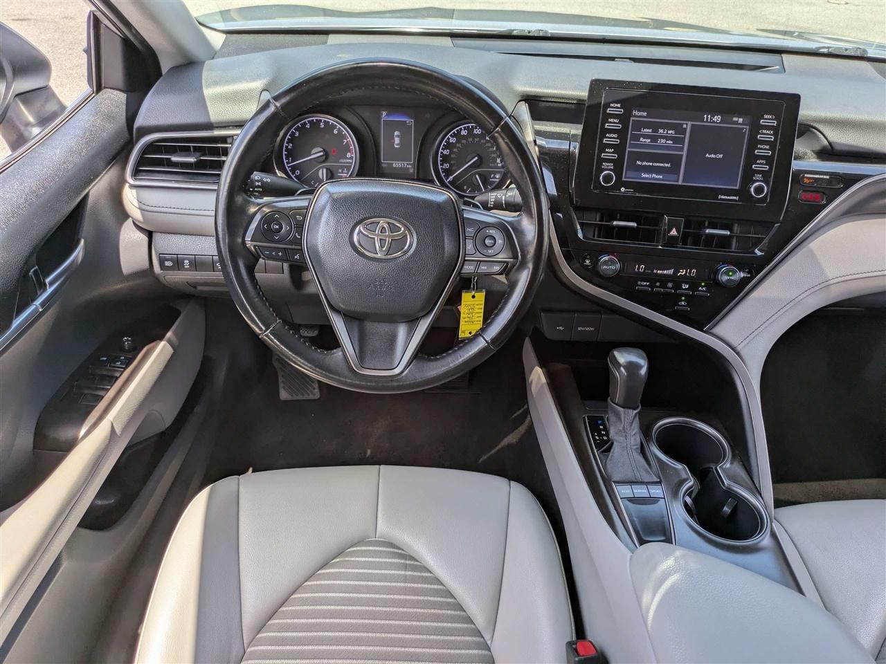 Toyota Camry SE 2022
