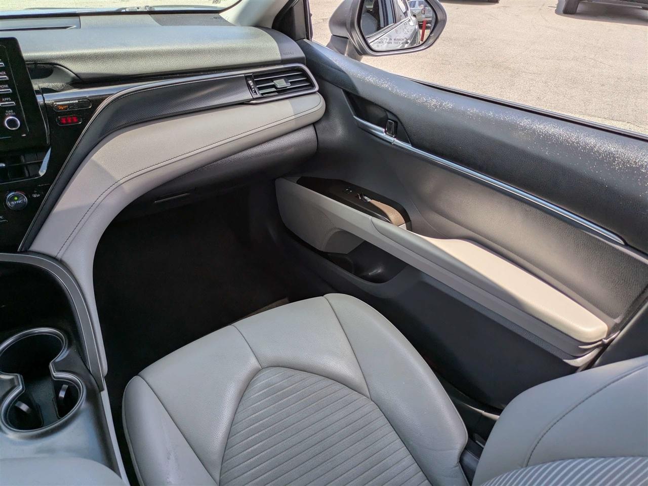 Toyota Camry SE 2022