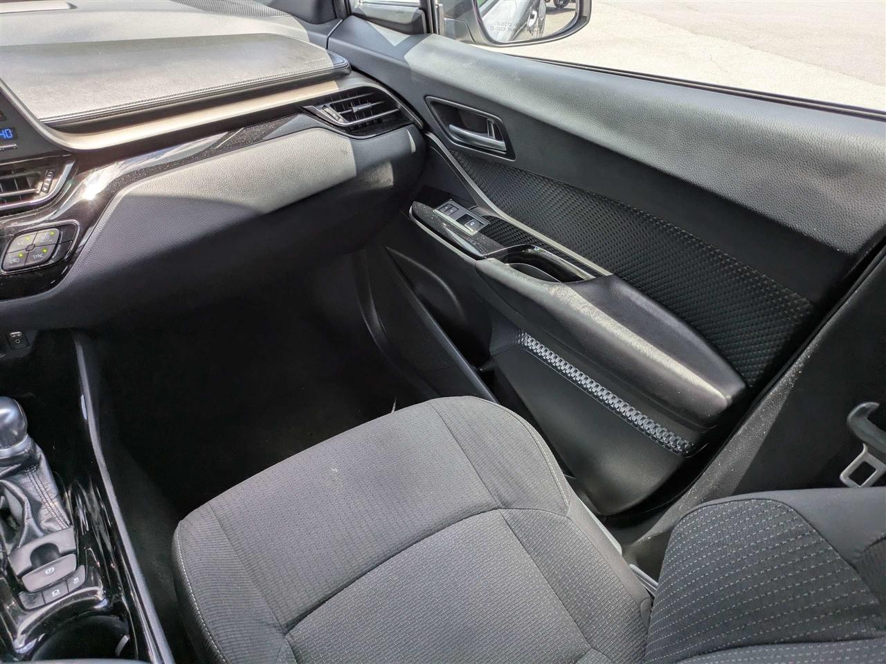 Toyota C-HR LE 2019