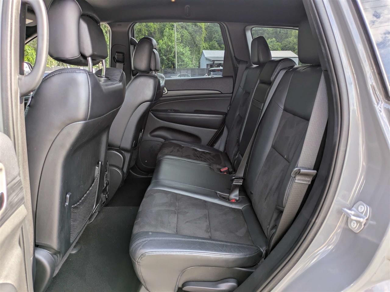 Jeep Grand Cherokee Laredo 2WD 2020